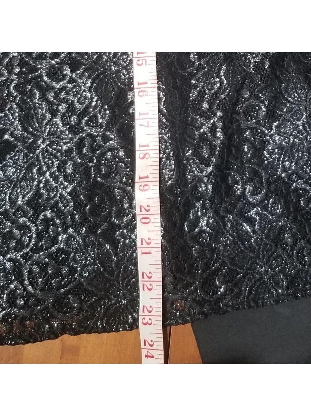 Le Chateau Womens Size Small Black Floral Lace Cold Shoulder Flutter Top NWT - Picture 6 of 12
